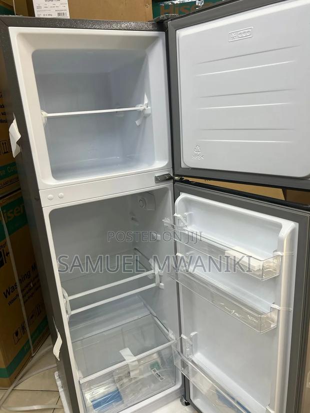 Hisense 154 Liters Fridge Double Door Freestanding New Model - thumbnail 2