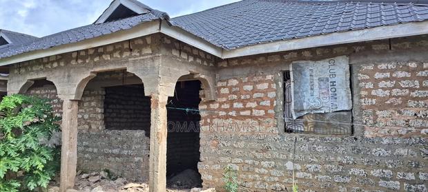 Two Units House For Sale - thumbnail 10