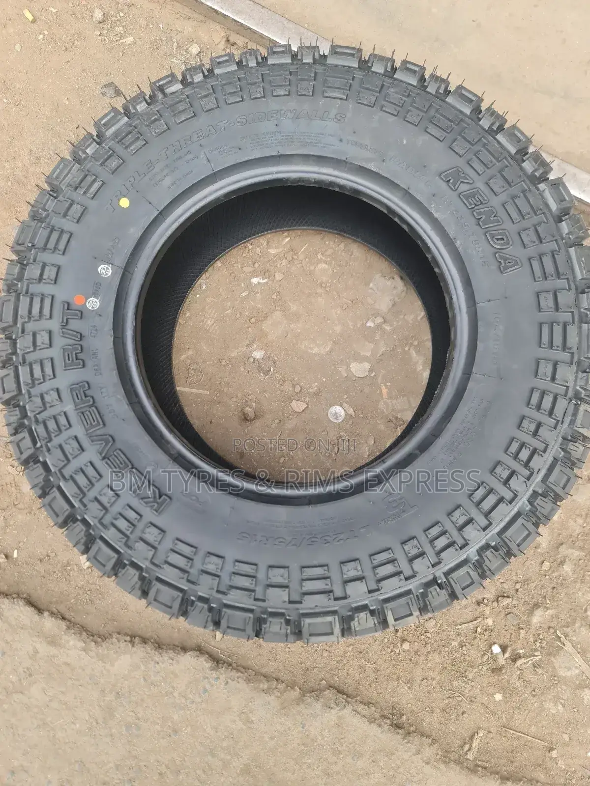 235 /75 R15 Kenda Klever (R/T).