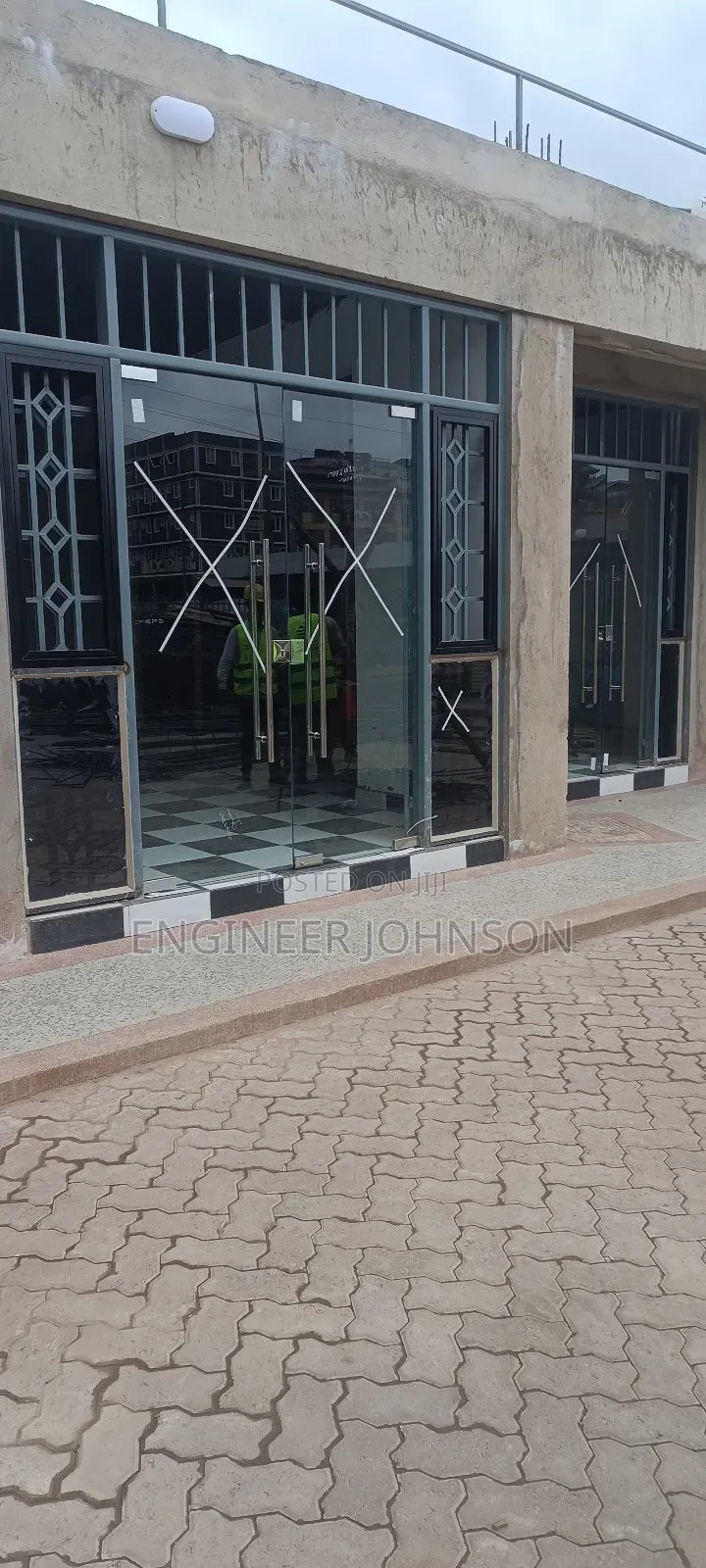 Frameless Glass Door