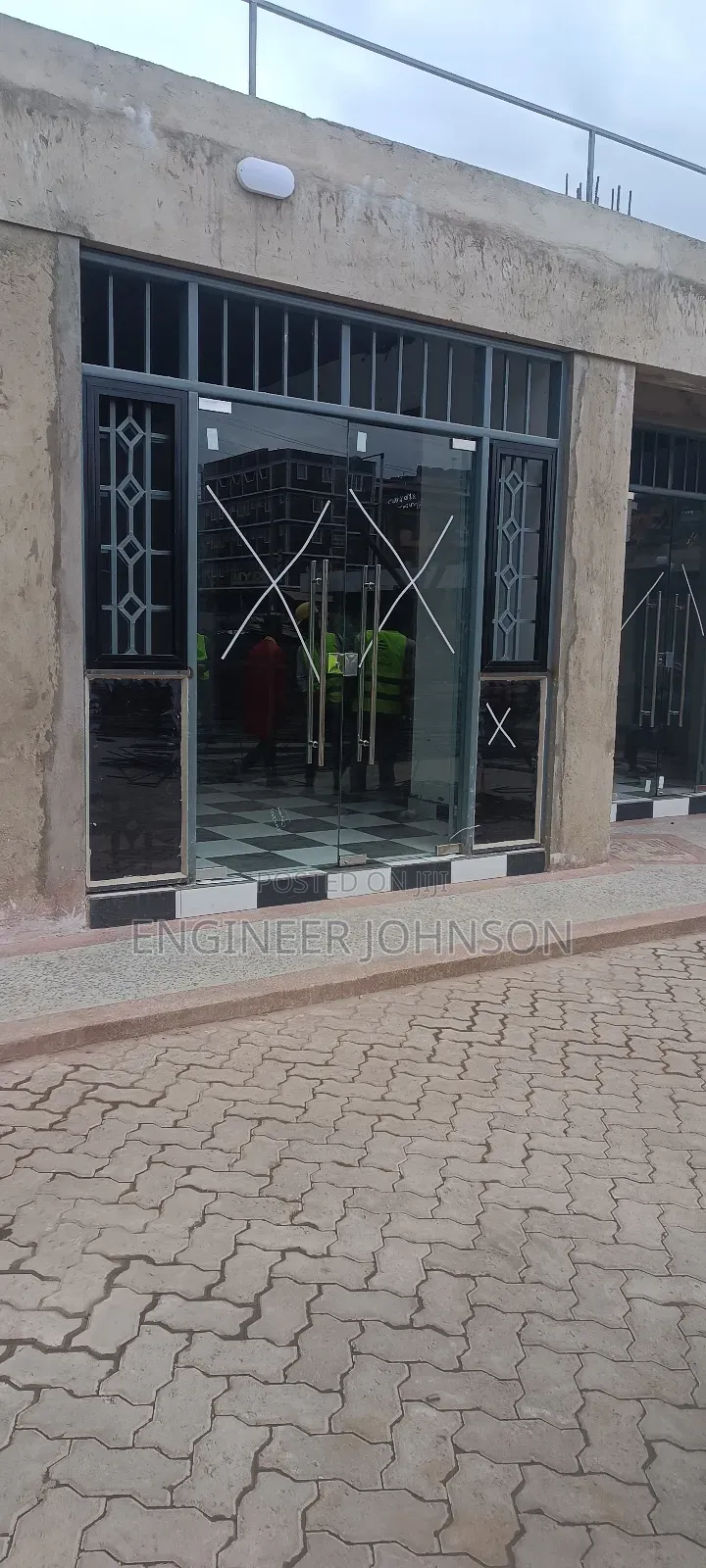 Frameless Glass Door