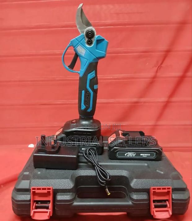 Strong Cordless Pruning Shears - main view