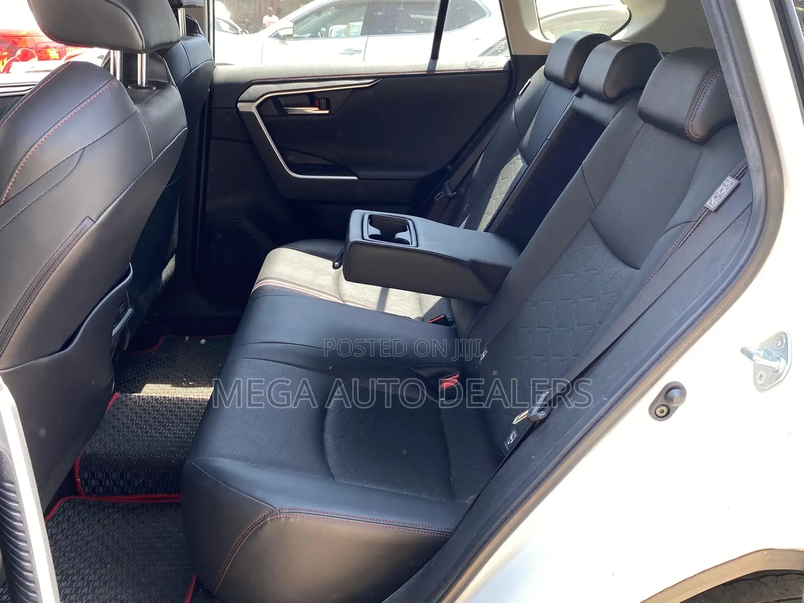 Toyota RAV4 Adventure 2019 White