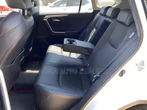Toyota RAV4 Adventure 2019 White