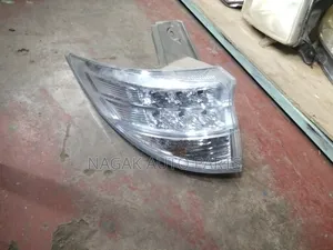 Estima 2010 2014 Headlight