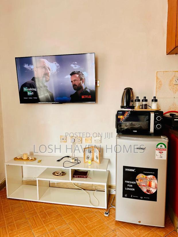Blue Studio Airbnbin Nairobi Along TRM Drive Roysambu - thumbnail 10