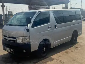 Toyota HiAce 2011 Silver