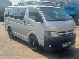 Toyota HiAce 2011 Silver