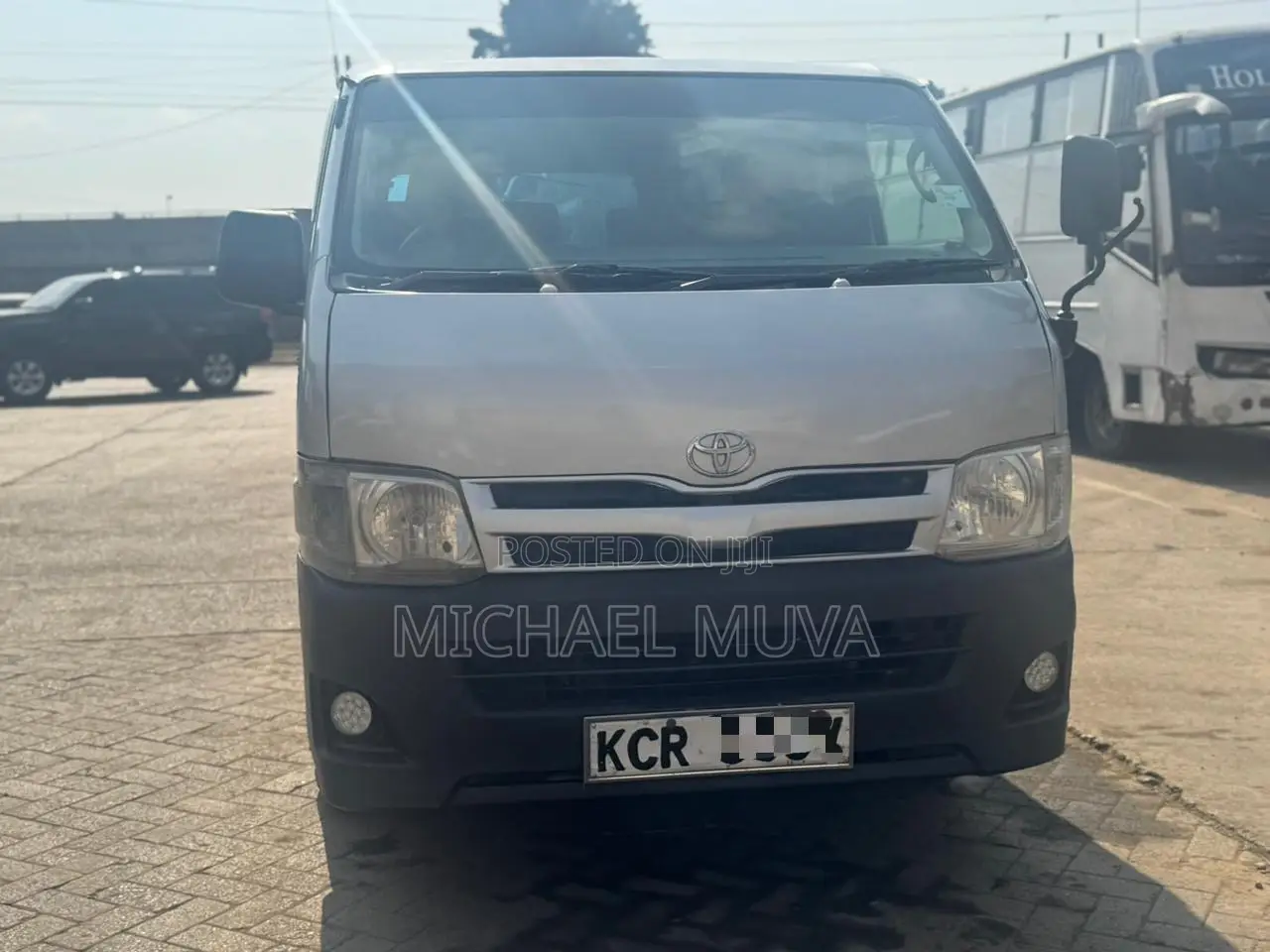 Toyota HiAce 2011 Silver