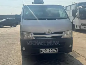 Toyota HiAce 2011 Silver