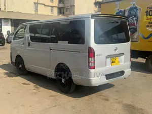Toyota HiAce 2011 Silver
