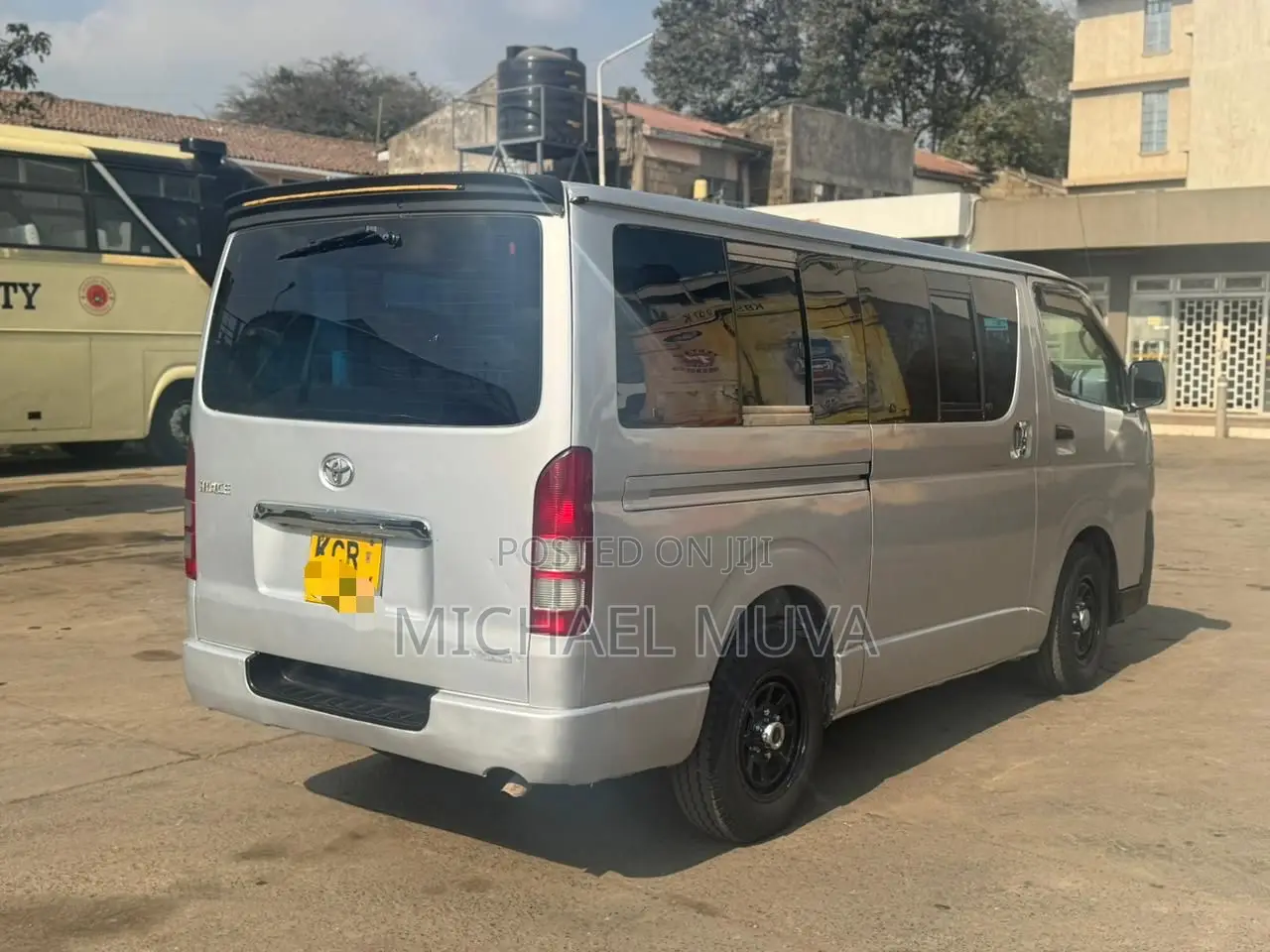 Toyota HiAce 2011 Silver