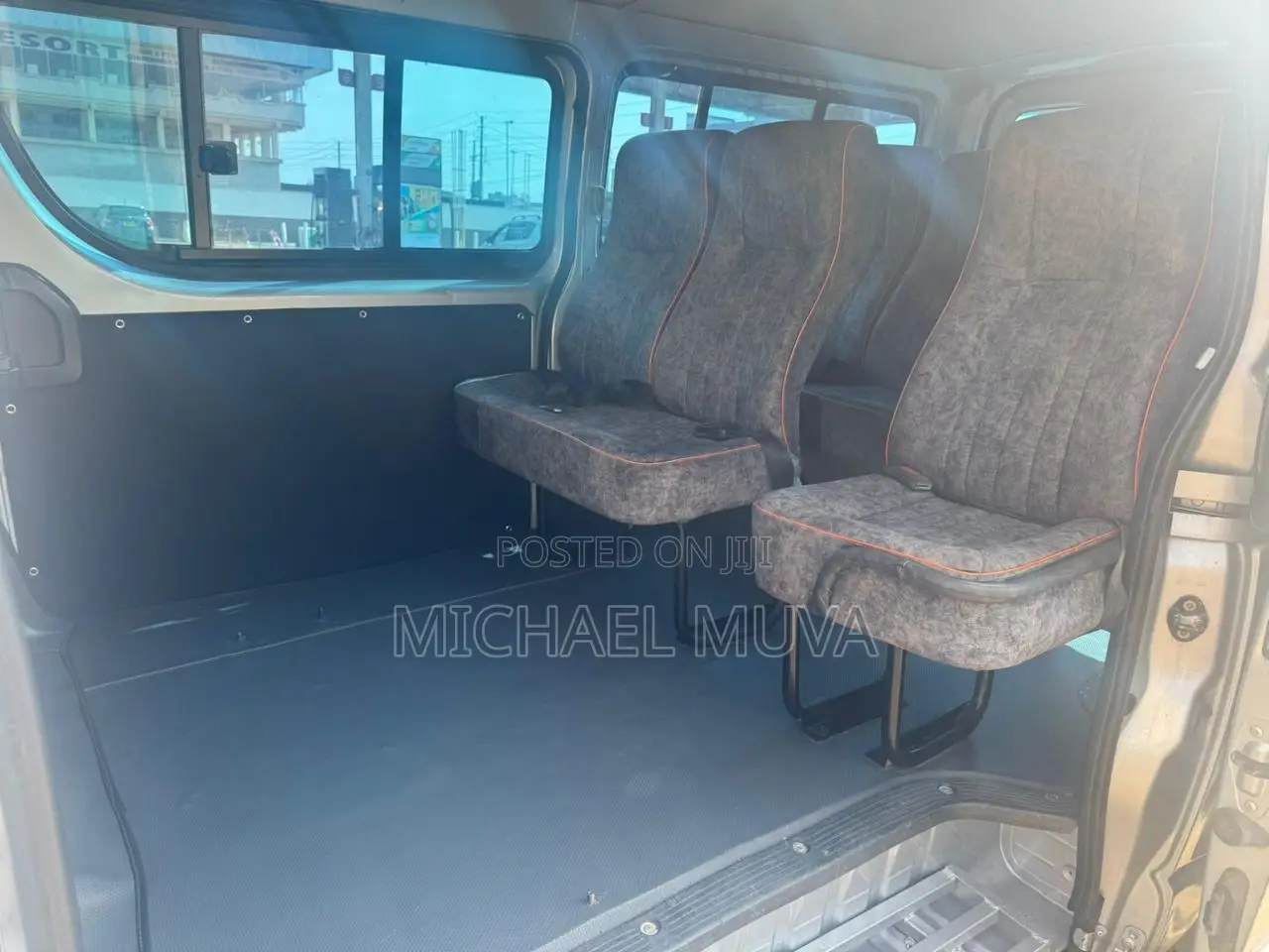 Toyota HiAce 2011 Silver
