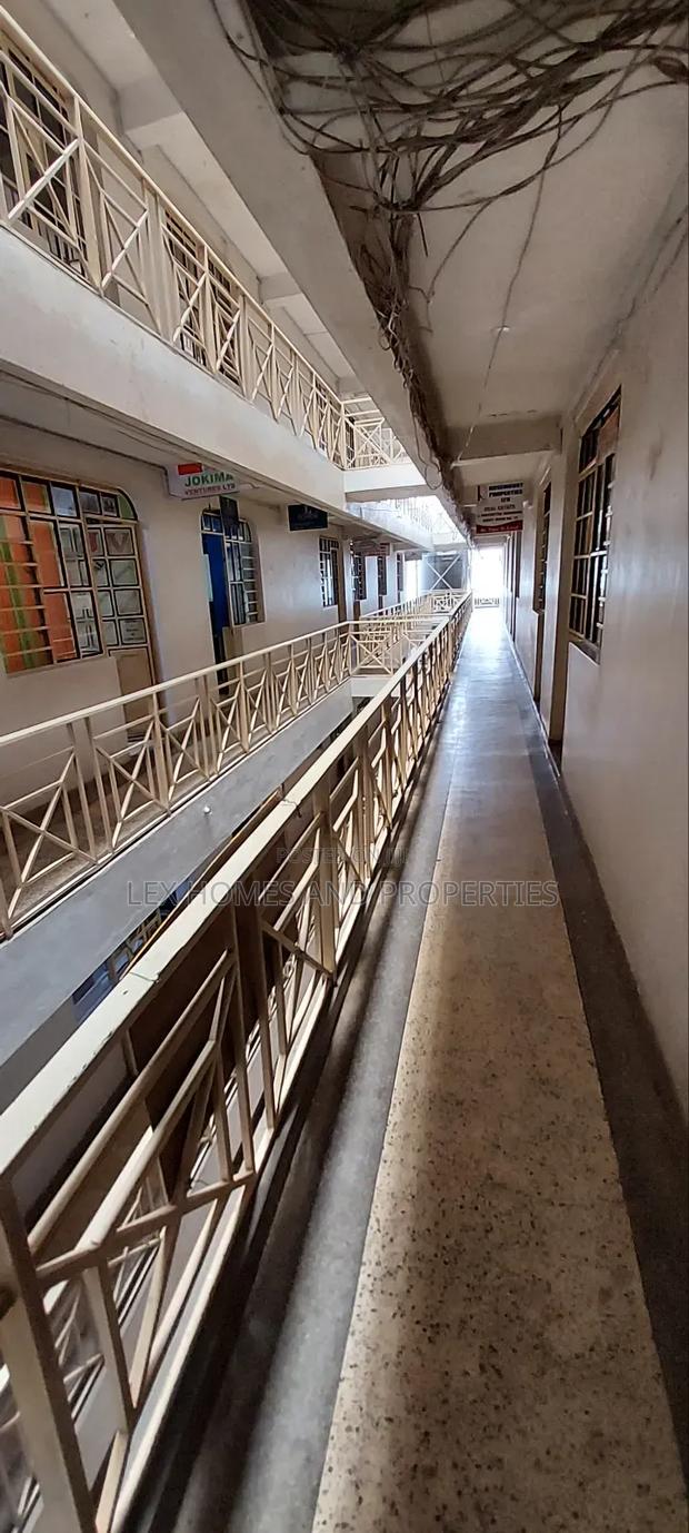 Office to Let Facing Road - thumbnail 11