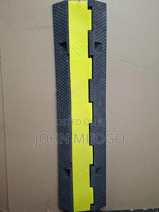Two Channel Rubber Cable Protector - thumbnail 2