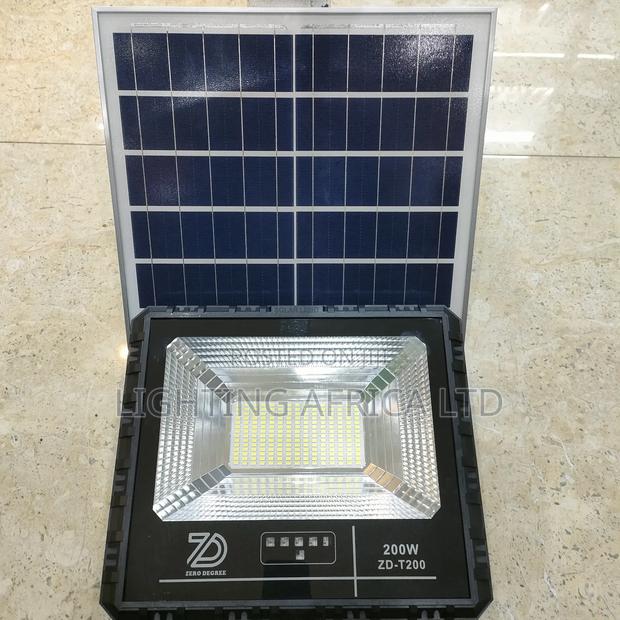 200 W Ip Standard Solar Flood Light 11hrs Straight
