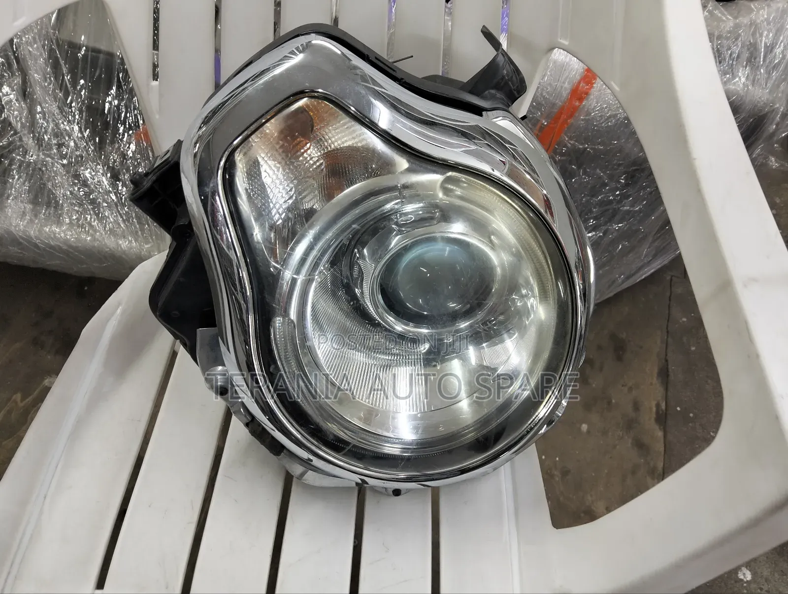 Suzuki Hustler Heaeldlight Zenon