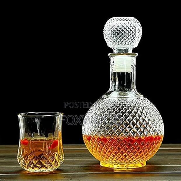 Wine Decanter Round* *Capacity 1litre