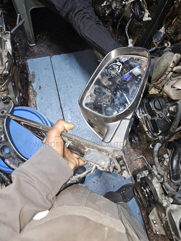 Side Mirror Isis With Indicator - thumbnail 3