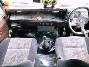 Land Rover Defender Base 4x4 1993 Green