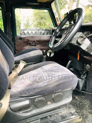 Land Rover Defender Base 4x4 1993 Green