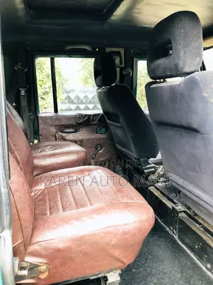 Land Rover Defender Base 4x4 1993 Green