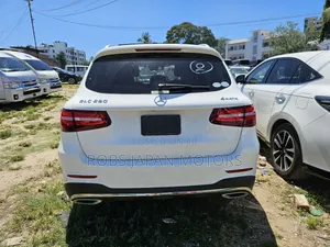 Mercedes-Benz GLC-Class 2018 Off white