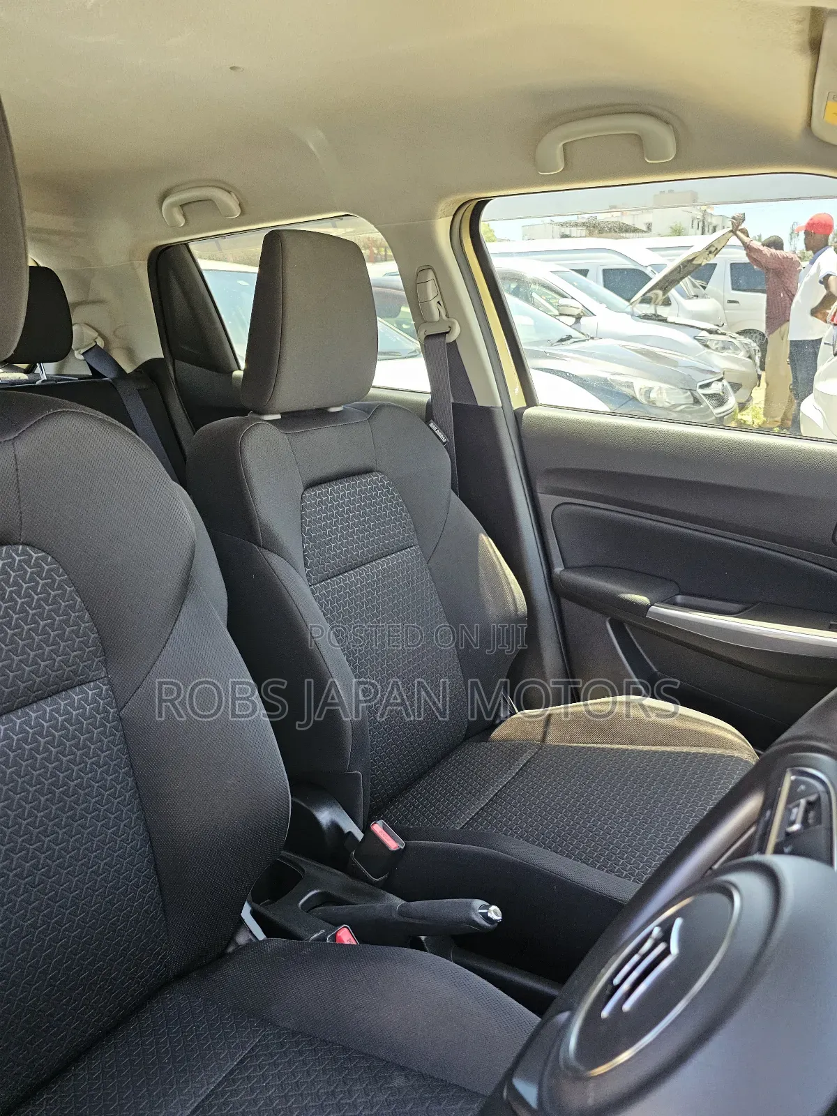 Suzuki Swift 2018 Gold
