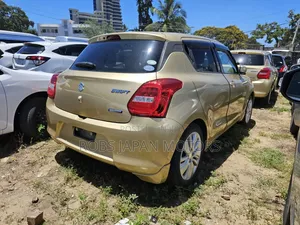 Suzuki Swift 2018 Gold