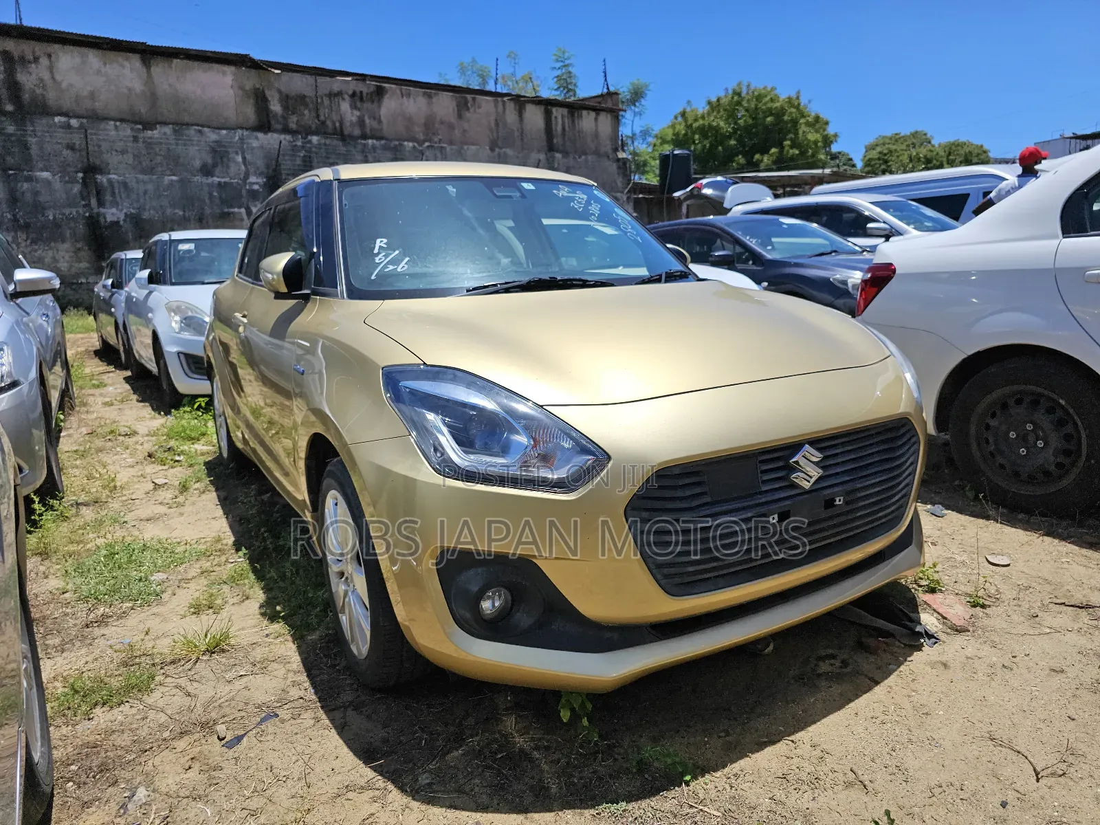 Suzuki Swift 2018 Gold