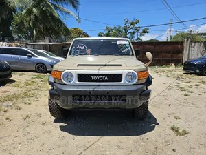Toyota FJ Cruiser 2018 Beige