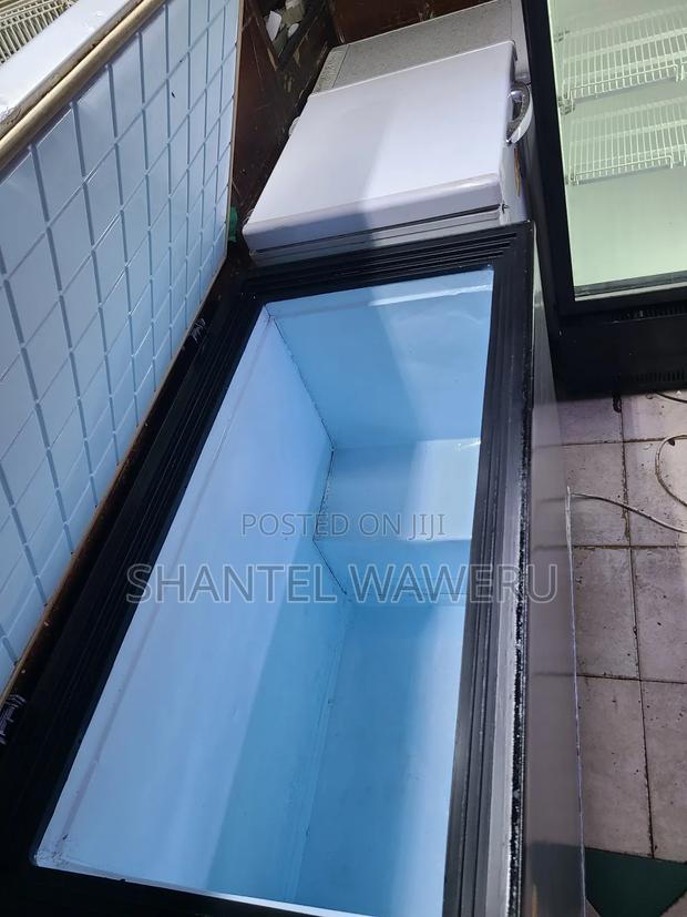 Milk Chest Freezer 300litres - thumbnail 2