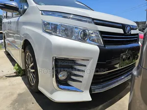 Toyota Voxy 2018 White