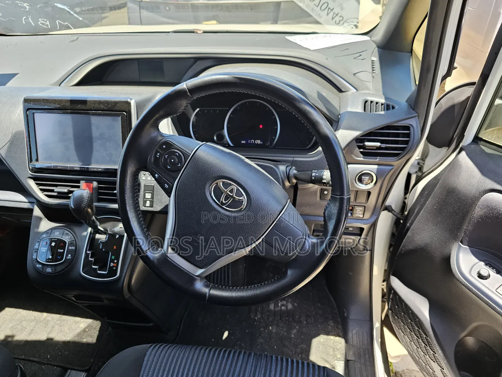 Toyota Voxy 2018 White