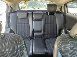 Honda Vezel 1.5 Hybrid 2WD 2018 Pearl