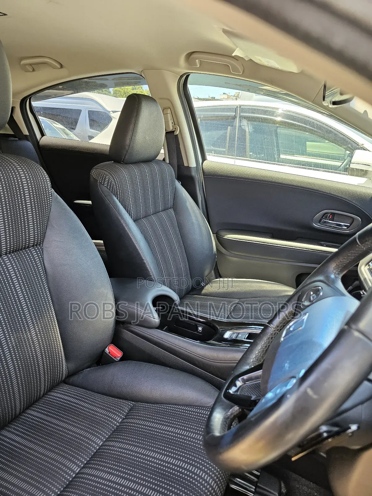 Honda Vezel 1.5 Hybrid 2WD 2018 Pearl