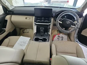 Toyota Land Cruiser 3.3 Diesel 4WD 2022 Off white