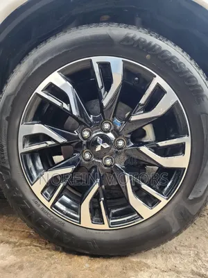 Mitsubishi Outlander 2019 White