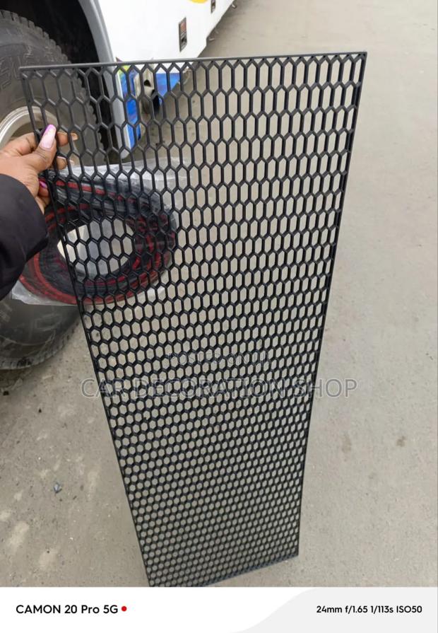 Universal Hard Plastic Grill Mesh - thumbnail 2