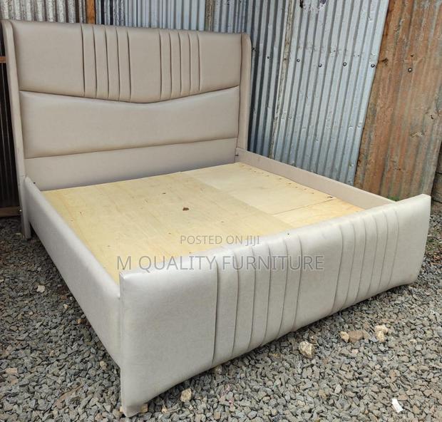 Platform Style Modern Bed - main view