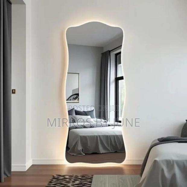 Wavy Dressing Mirror