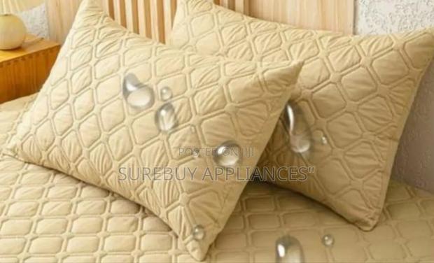100% Waterproof Breathable Fabric Pillow Protector - main view