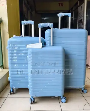 3 in 1 Luxurious Unbreakable Suitcase With Double Zip Size 1