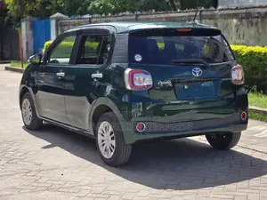 Toyota Passo 1.0 AWD 2017 Green