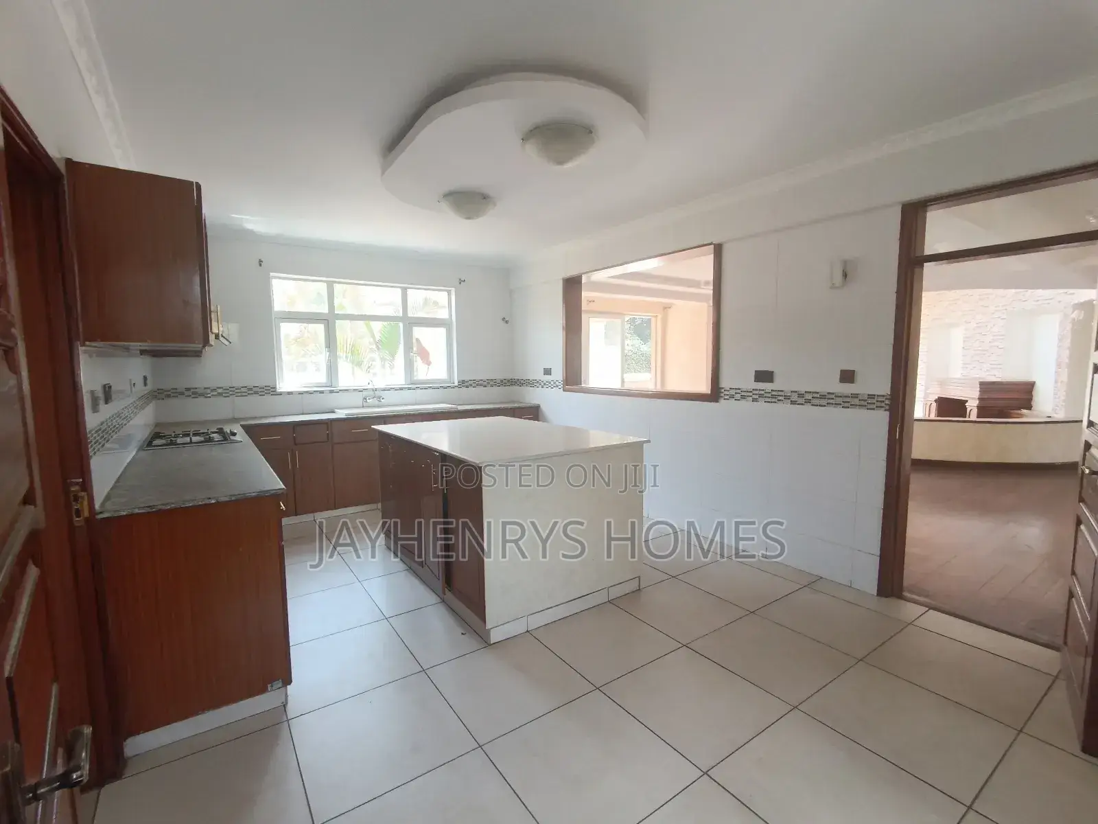 5bdrm House in Roysambu for sale