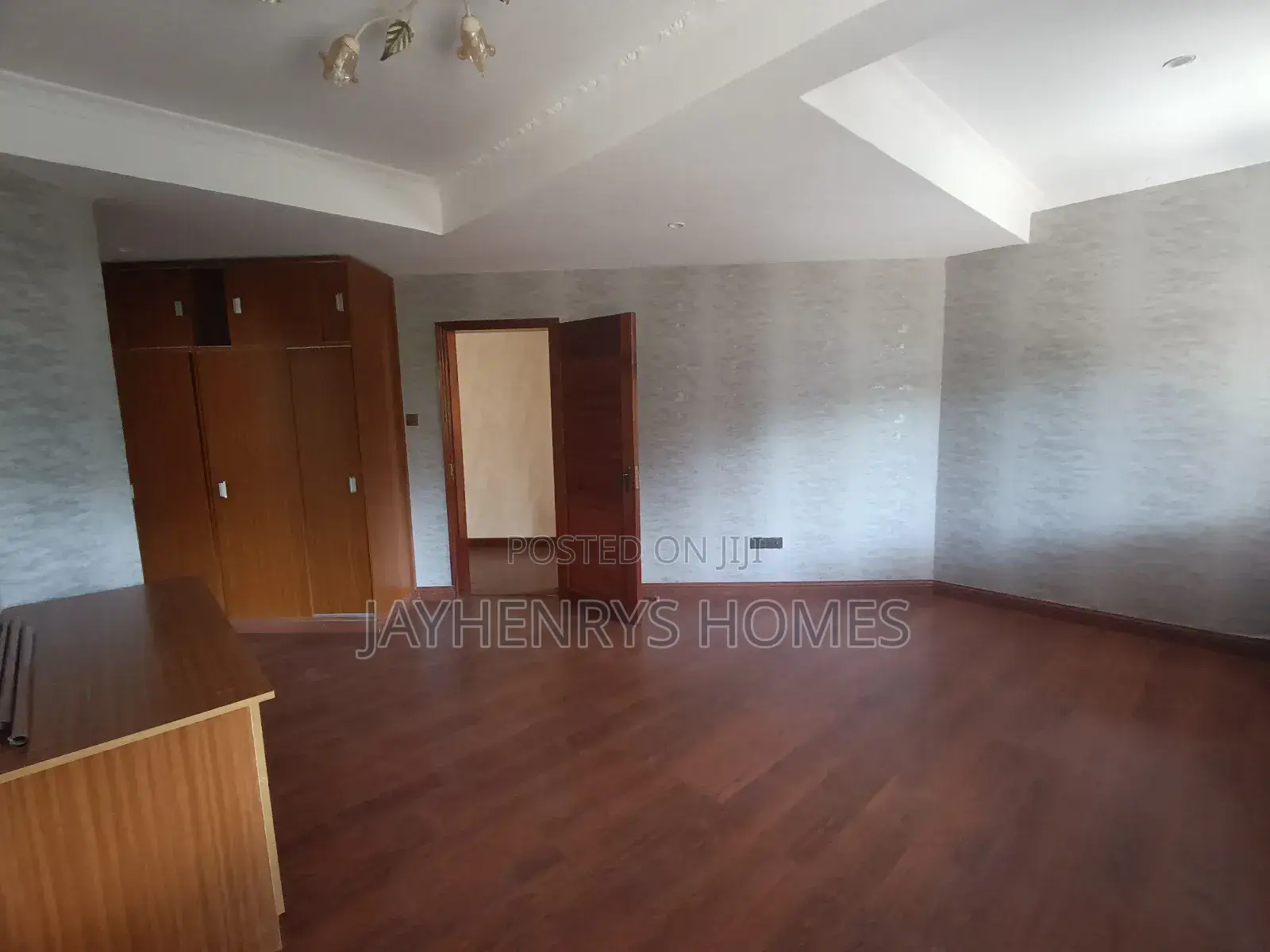 5bdrm House in Roysambu for sale