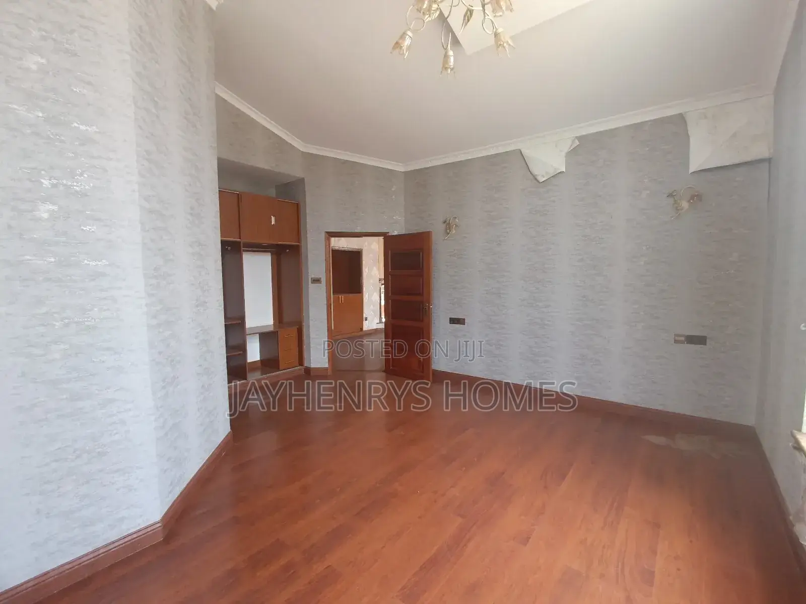 5bdrm House in Roysambu for sale