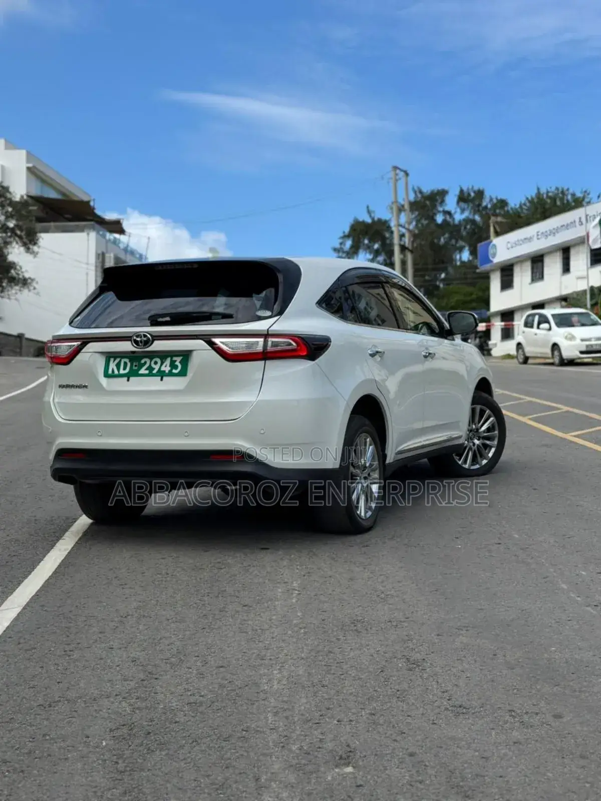 Toyota Harrier 2.0 4WD 2019 White