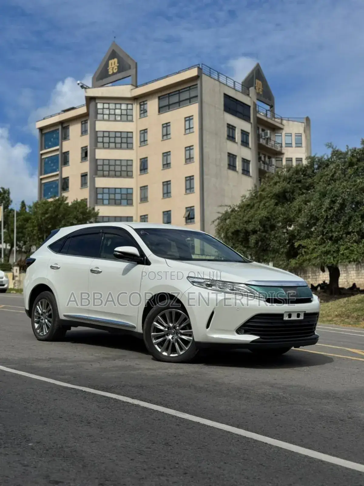 Toyota Harrier 2.0 4WD 2019 White