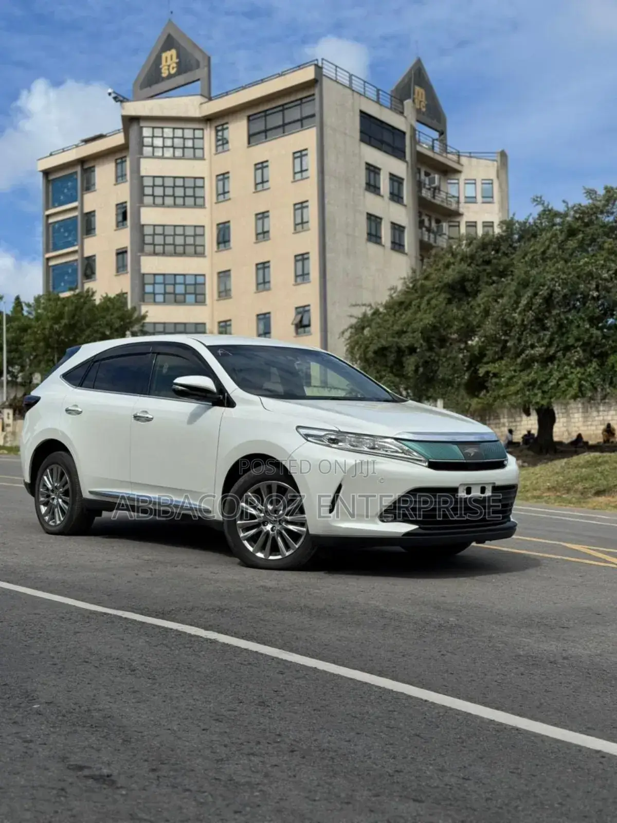 Toyota Harrier 2.0 4WD 2019 White